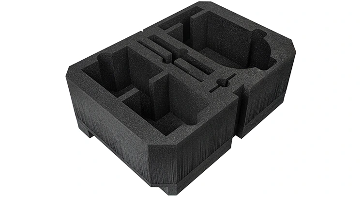 Schaumstoffblock mit Konturschnitten